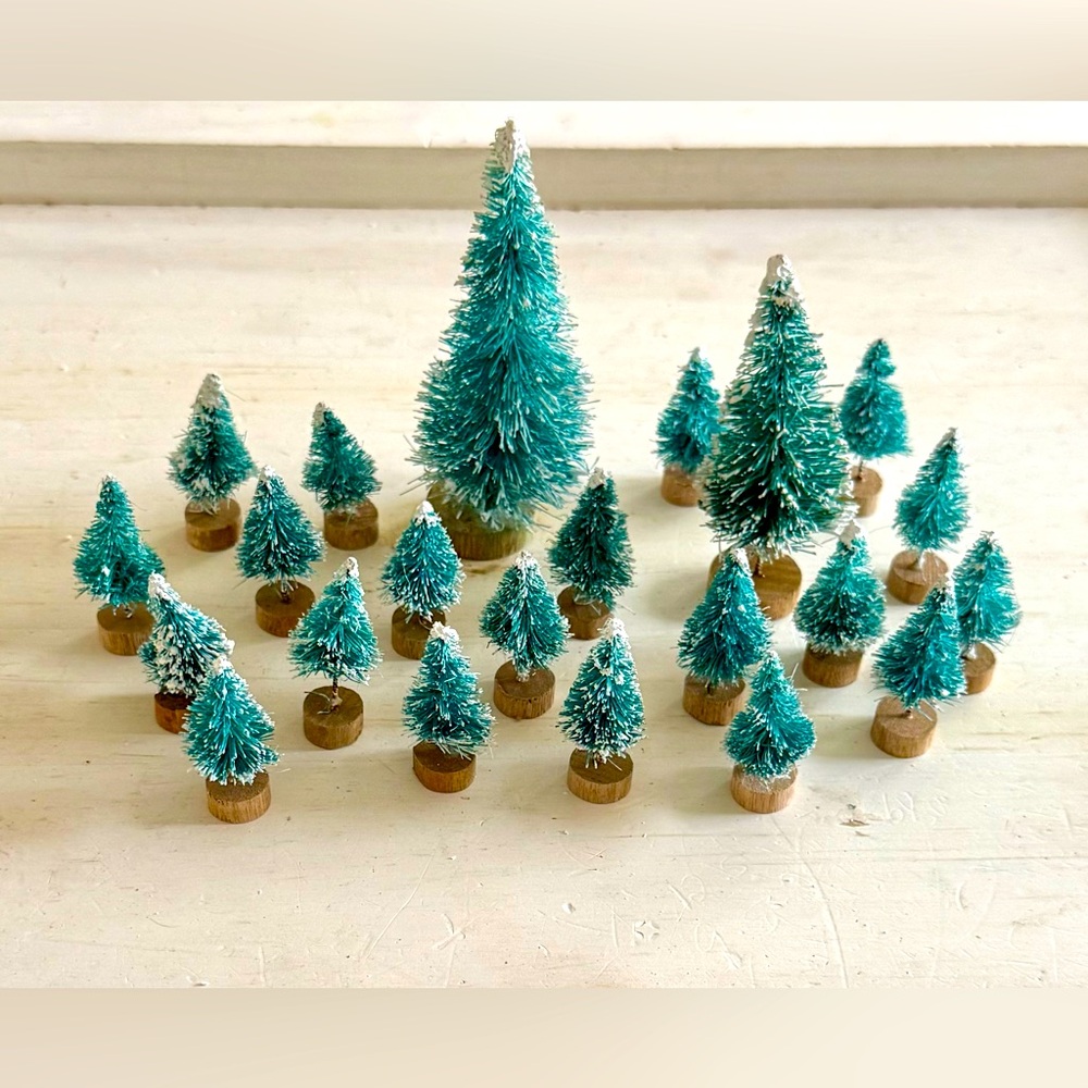 Mini Frosted Artificial Sisal Bottle Brush Christmas Pine Trees